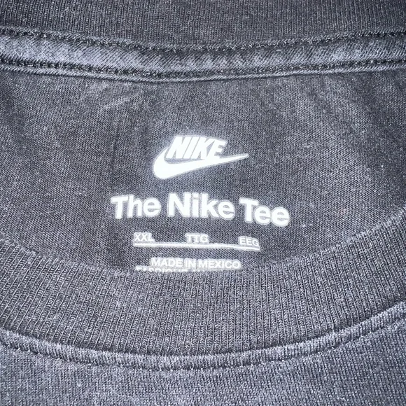 Nike Men's Long Sleeve Tee in Black - Picture 3 of 4